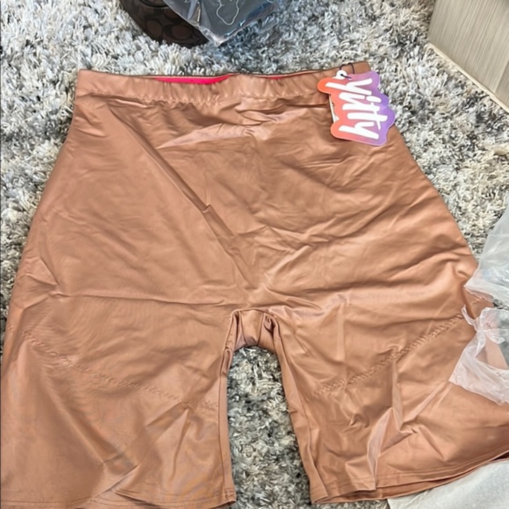 Yitty brown sugar, extra large headliner, shaping high waist short zNWT